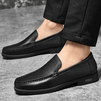 2023New Moške poletne mehko soled usnje priložnostne čevlji izdolbel dihanje formalno čevlji udobno legume čevlji vožnjo čevlji